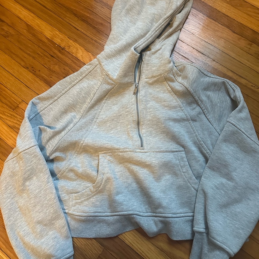 Cozy Light Gray Women's Hoodie Sweater Cropped